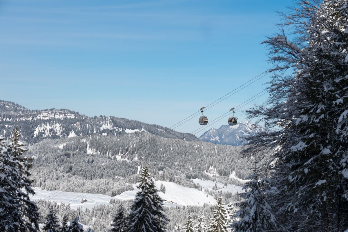 Bergbahn Kanzelwandbahn im Kleinwalsertal im Winterurlaub