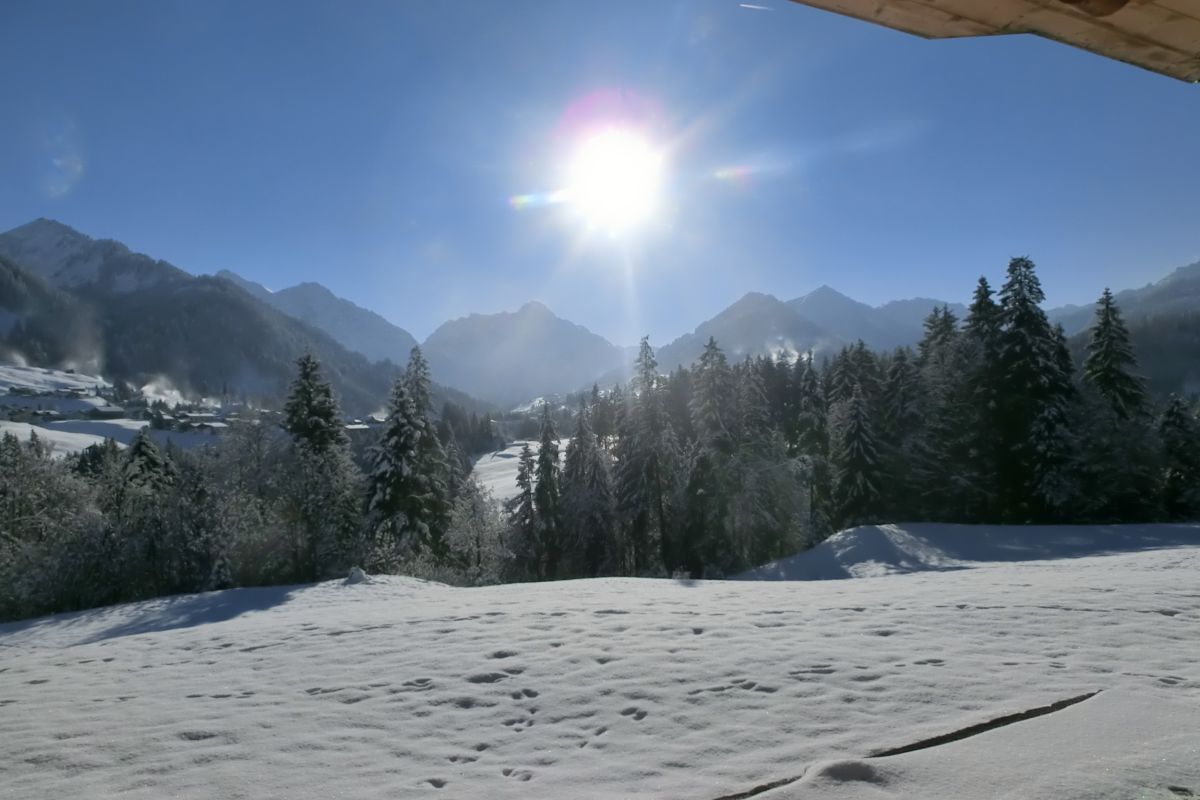 Aussicht vom Hotel Bellevue in Riezlern im Kleinwalsertal im Winter