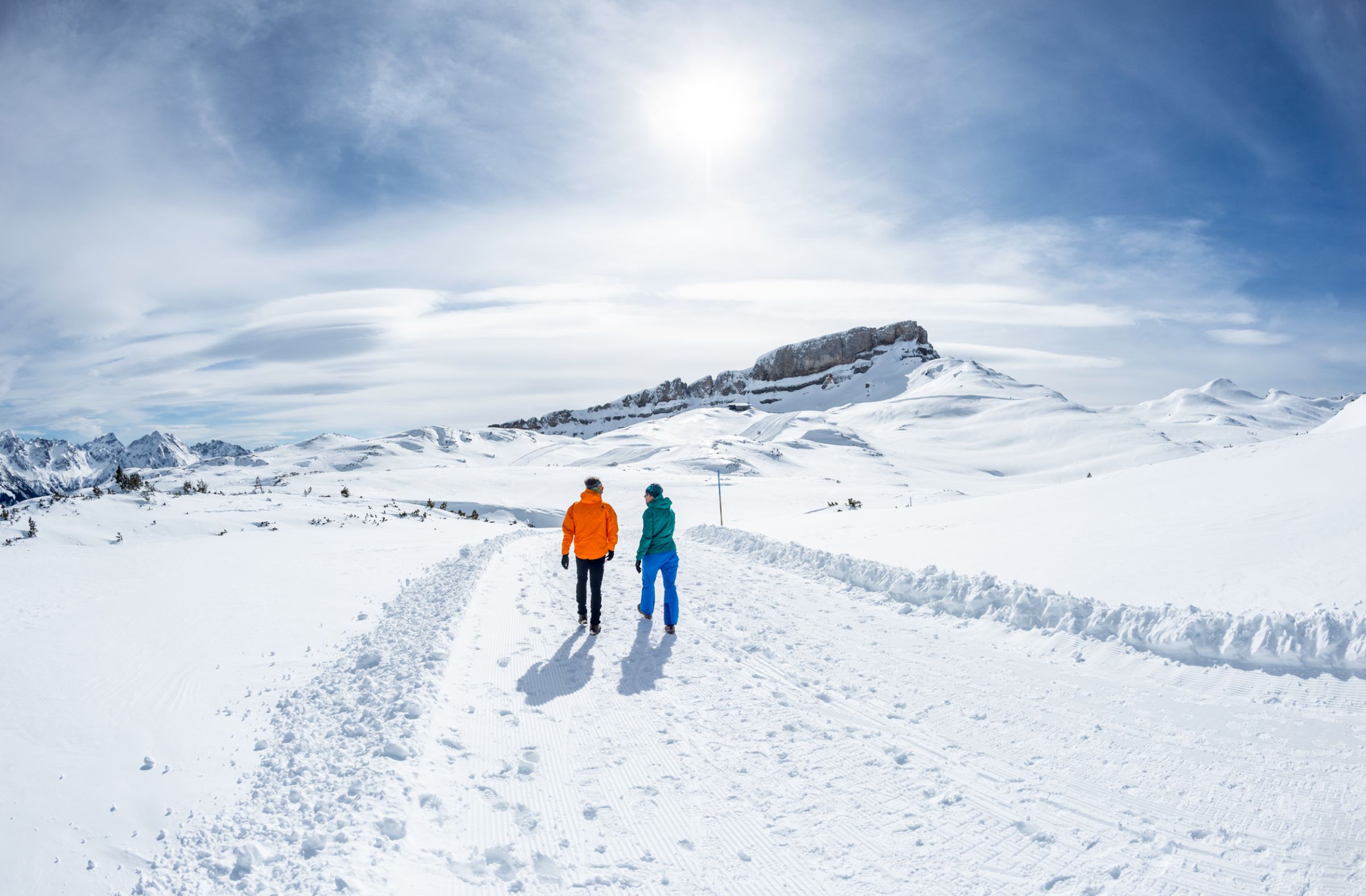 Winterwandern im Kleinwalsertal als Paar Winterwandern im Kleinwalsertal im Aktivurlaub