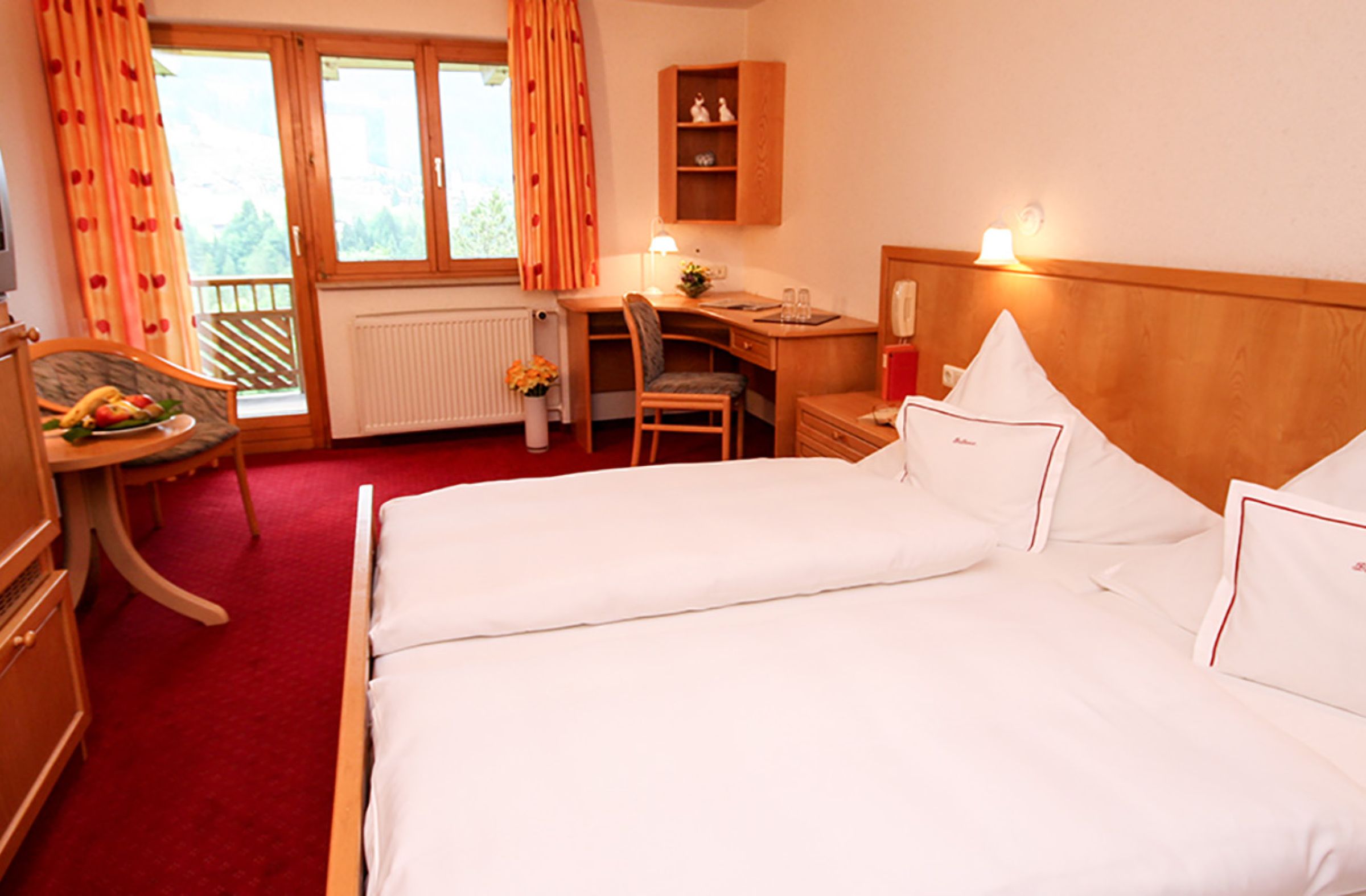 Doppelzimmer Alpenrose im Hotel Bellevue im Kleinwalsertal Doppelzimmer Alpenrose im Hotel Bellevue im Kleinwalsertal